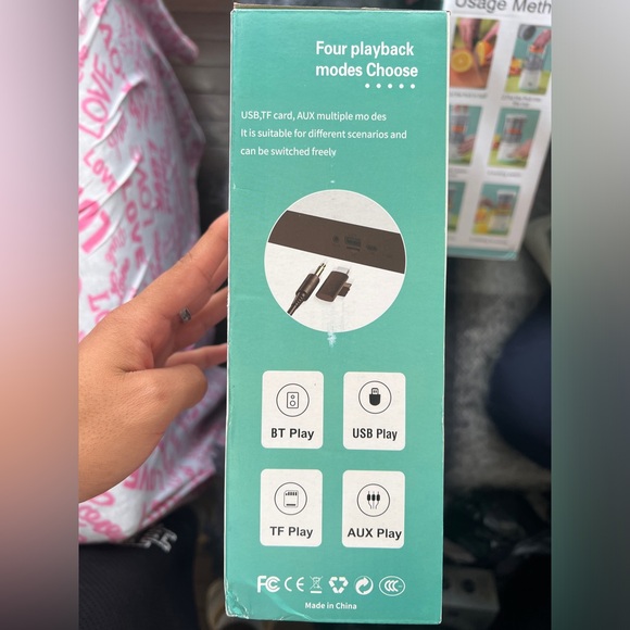 LED Wireless Charging speaker - Picture 3 of 4